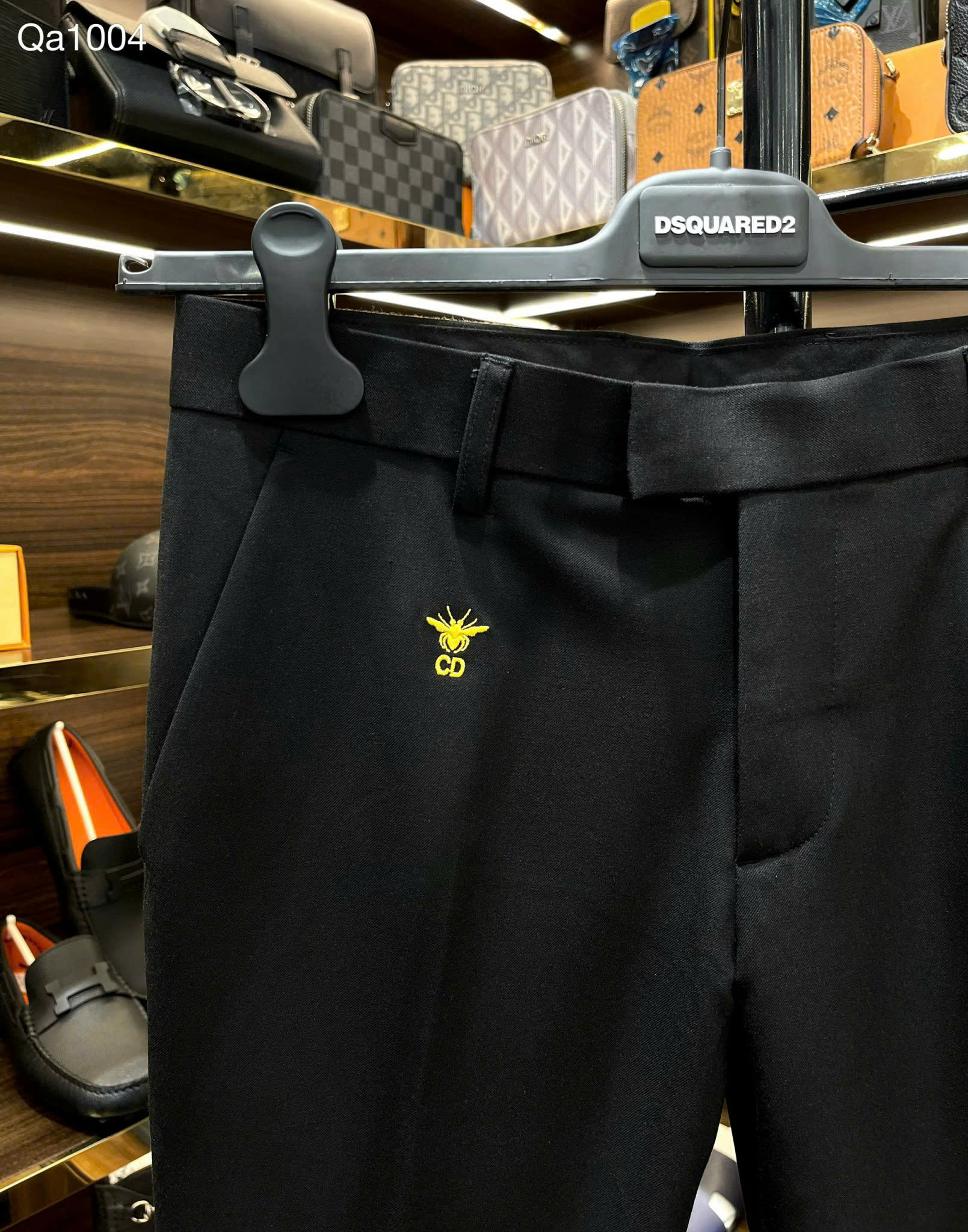 Quần Tây, Âu Dior CD Đen logo CD Ong vàng thêu Like Auth on web MK